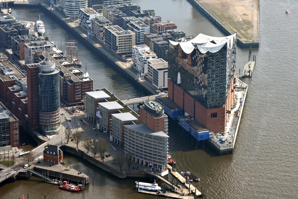Elbphilharmonie in der Hamburger Speicherstadt, Hafen